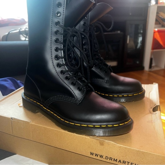 Dr. Martens Black Boots with Yellow Stitching
Air wair 1914 - Picture 1 of 1